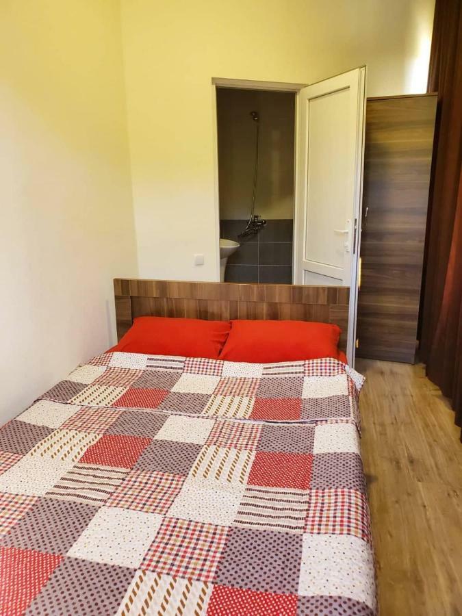 Hostel Family Кутаиси Екстериор снимка